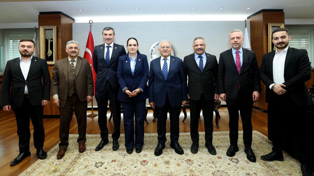 Kayseri’de anlamlı ziyaret: Büyükkılıç ve AKİB heyeti gurbetçiler için buluştu 1 akib 1